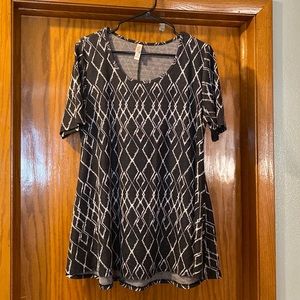 LuLaRoe Perfect Tee, Size Large